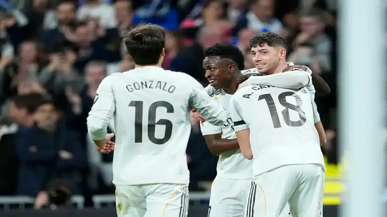 مانشستر يونايتد يستهدف ضم نجم ريال مدريد في صفقة مدوية الصيف القادم